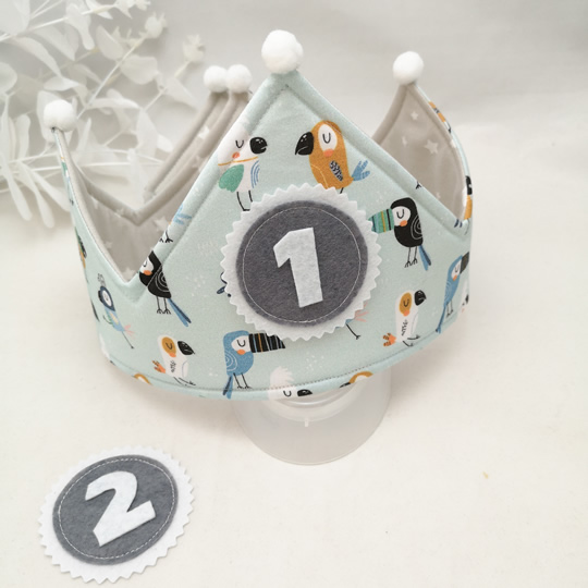 corona de cumpleaños tucanes como regalo para el bebé o niño que cumple años