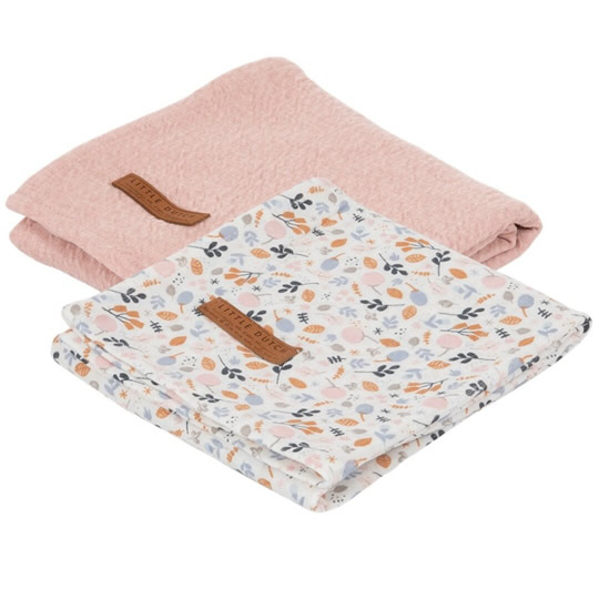 pack de 2 muselinas en estampado floral y rosa para el secado de tu bebé, el arrullo o tapado